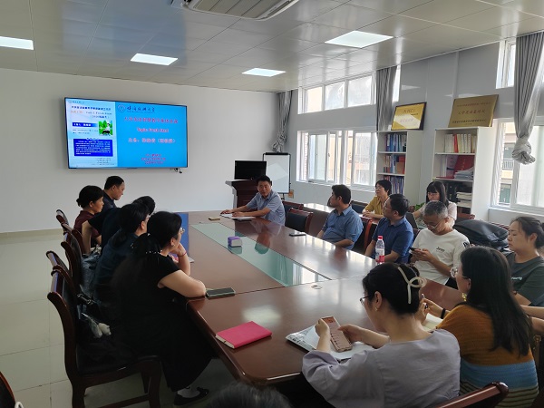 大学英语混合式教学工作坊暨2026年级组集体备课活动顺利举行 大学英语混合式教学工作坊暨2026年级组集体备课活动顺利举行